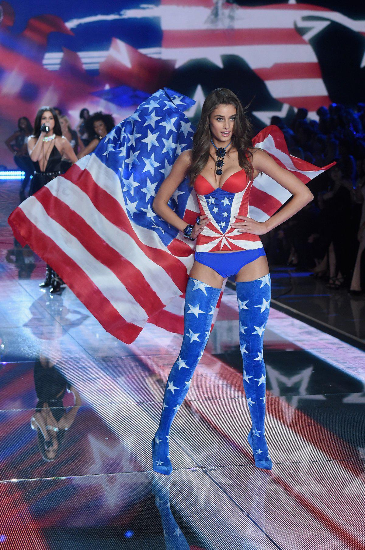 victorias-secret-youngest-model-taylor-hill-shes-just-19-showed-off-her-american-spirit