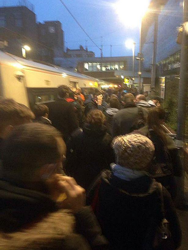 Dalston-Kingsland-train-evacuation (2)