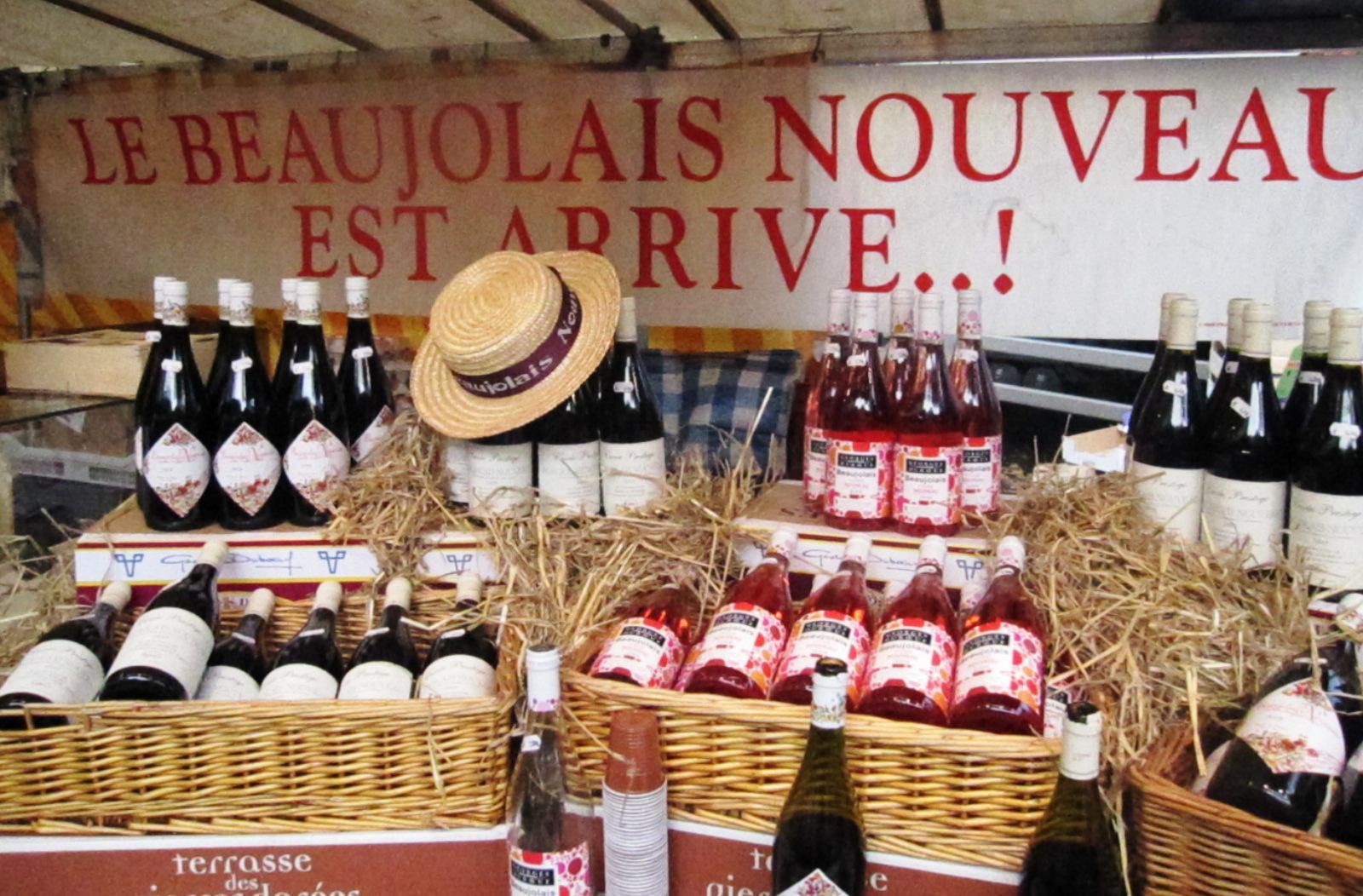 Ενώ το Παρίσι υποδέχεται το Beaujolais, η Αθήνα βάζει φόρο στο κρασί