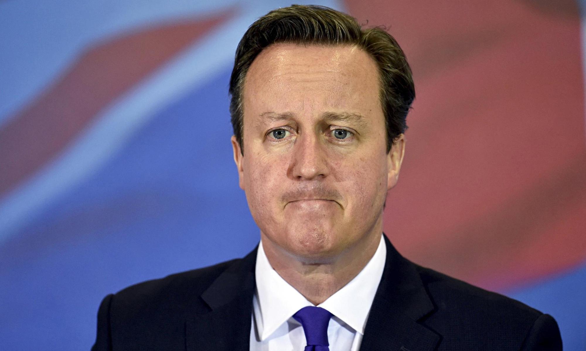 Σε κλοιό πιέσεων ο Cameron για να επιβάλει… φόρο Βαρουφάκη
