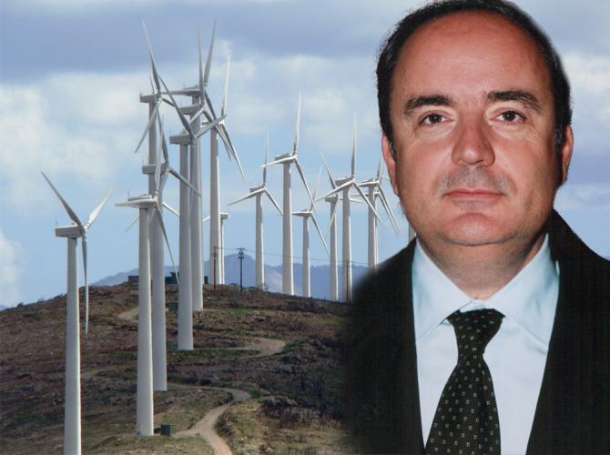 Γιώργος Περιστέρης, ετών 61. Επικεφαλής HΡΩΝ