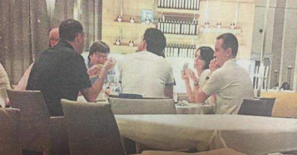 Σε γκλαμουράτο εστιατόριο οι υπουργοί- Λιτός βίος για το κουαρτέτο