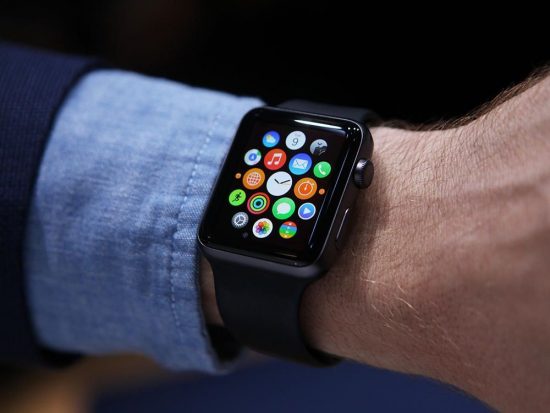 Έρευνα: Γιατί δεν πουλάει το Apple Watch;