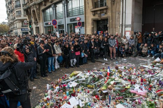 Σαν σήμερα 13 Νοεμβρίου: Η φονικότερη επίθεση στο Παρίσι που άφησε πίσω της  138 νεκρούς | mononews