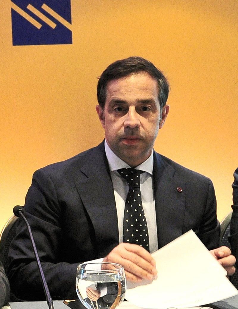 Άνθιμος Θωμόπουλος. Ετών 54. Διευθύνων σύμβουλος της Τράπεζας Πειραιώς