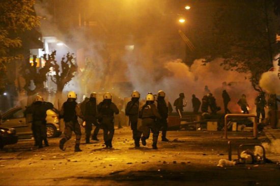 Νύχτα επεισοδίων στα Εξάρχεια