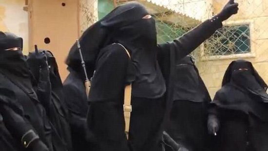 Τζιχαντίστριες σκότωσαν γυναίκα που θήλαζε το μωρό της