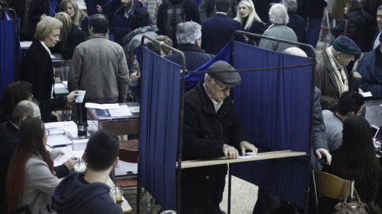Εκλογές ΝΔ: Μεγάλες καθυστερήσεις και εκνευρισμός από τις ουρές. Ποιος φταίει;