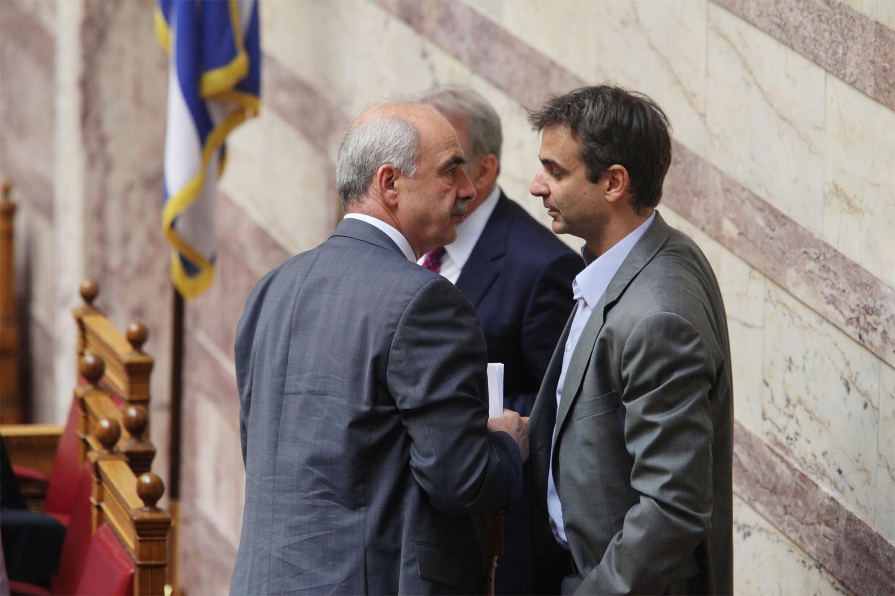 Ιδού το νέο δίλημμα: Λαϊκή Νέα Δημοκρατία ή αστική Νέα Δημοκρατία;