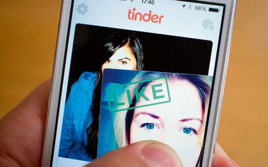 Ποιο Facebook; To Τinder είναι το απόλυτο διαδικτυακό κρεβάτι