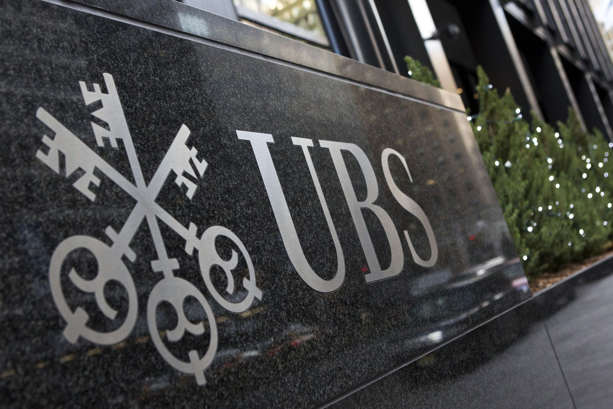 UBS: Κερδοσκοπική φούσκα το bitcoin – Επενδύστε στην blockchain