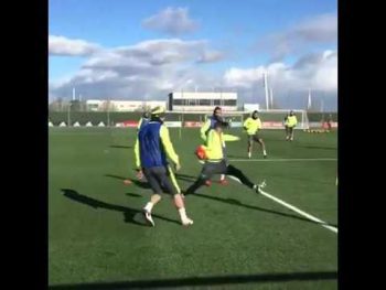 Η αποθέωση του Zidane στην πρώτη του προπόνηση με τη Ρεαλ! (video)