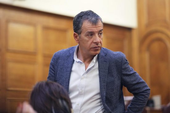 Θεοδωράκης: Πρώτα στον Μαραθώνιο και μετά στην κάλπη