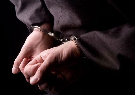 Σύλληψη – σοκ τριών δημοσιογράφων για εκβιασμό. Δείτε ποιοί είναι