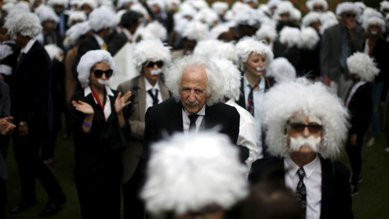 Οι έφηβοι πάνε καλύτερα στις επιστήμες όταν γνωρίζουν ότι ο Einstein και η Curie δυσκολεύτηκαν και οι ίδιοι