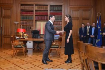 Angelina Jolie: Η άφιξή της στο Μαξίμου και η συνάντηση με τον Τσίπρα (photos+vid)