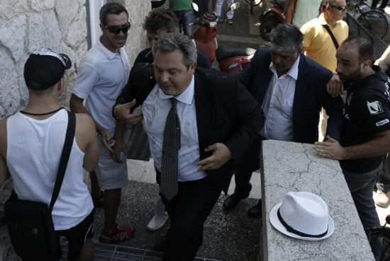 Πήρε φωτιά το twitter: Το show το Kαμμένου για την παραίτηση Μουζάλα