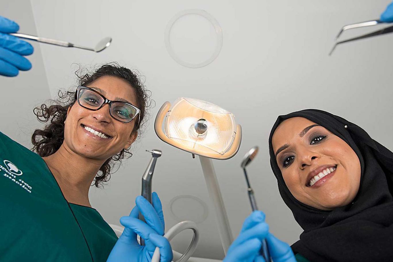 Катар медицина. Мариам Голетиани дантист. Дубай дантист. Здравоохранение в Катаре.