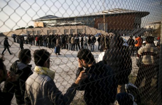 Εφιαλτικές προβλέψεις για 100.000 πρόσφυγες ως το τέλος του μήνα – Δραματική η κατάσταση