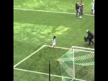 Ο 5χρονος που μιμήθηκε τον Cristiano Ronaldo κι έγινε viral! (vid)
