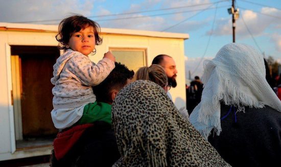 Δείτε τι απάντησε ο ιερέας από την Βέροια μετά την αντίδραση του για τους πρόσφυγες