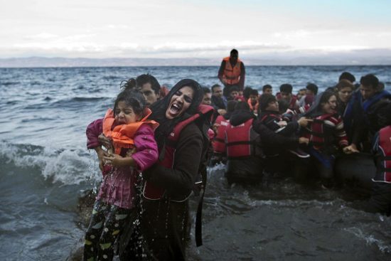 Φρίκη! Νεκροί πρόσφυγες από ποδοπάτημα- Ξεπερνούν τους 50 χιλιάδες στην Ελλάδα