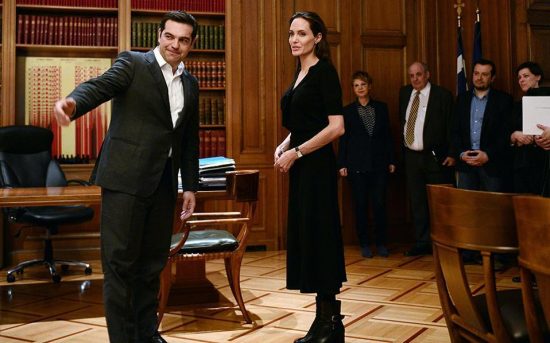 Απολαύστε τα ξεκαρδιστικά σκίτσα που σχολίασαν με τον δικό τους τρόπο την συνάντηση Τσίπρα-Jolie