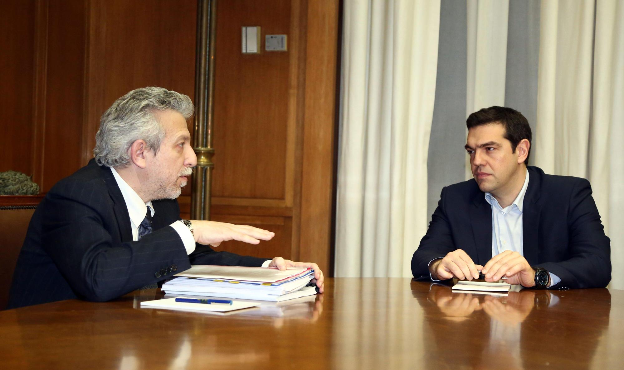 Τσίπρας σε Κοντονή: “Ούτε βήμα πίσω”