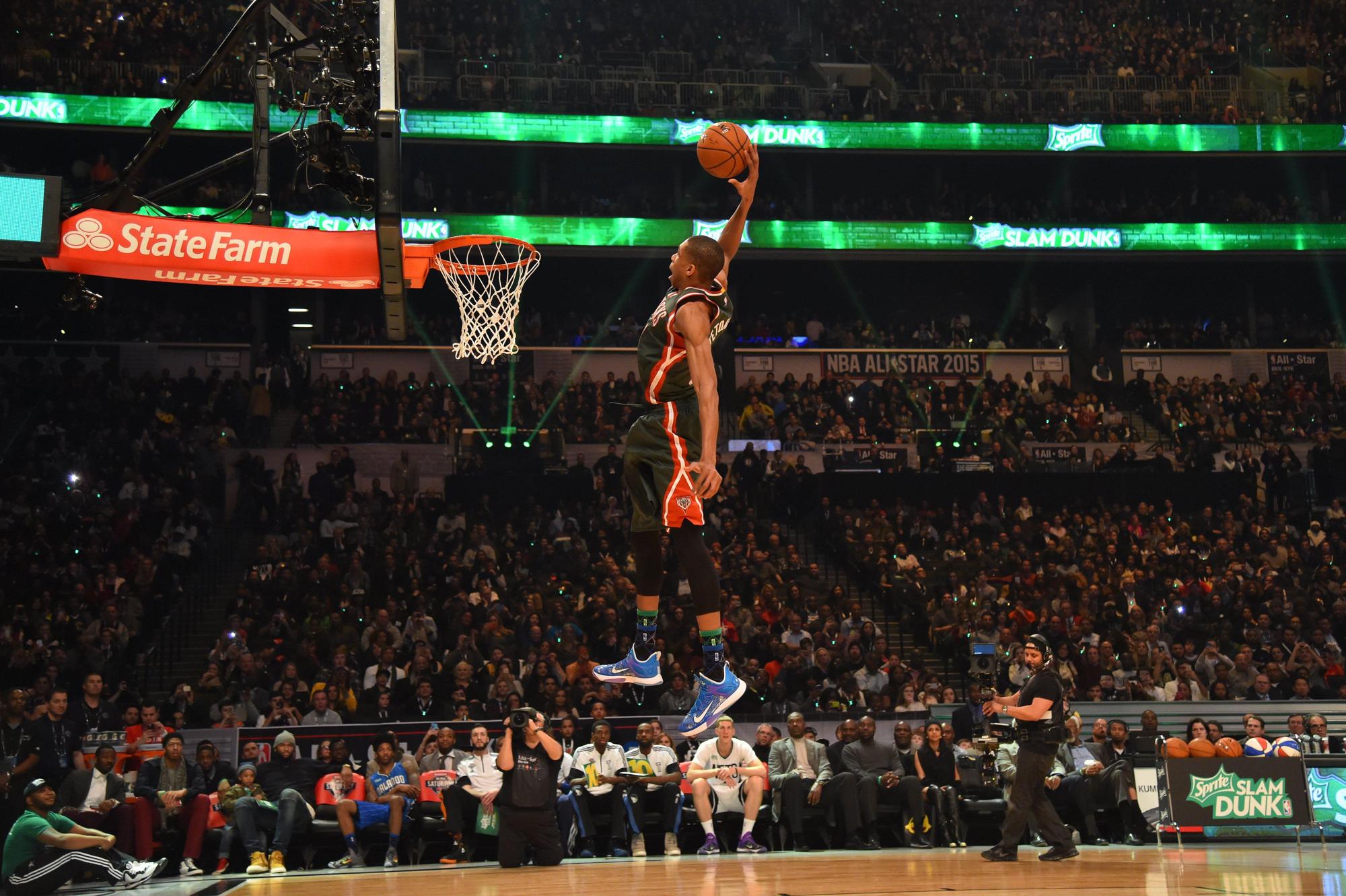 Η ποντιακή λύρα “χόρεψε” το NBA! (Video)