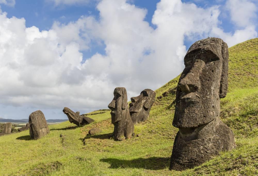 Τα αγάλματα Moai