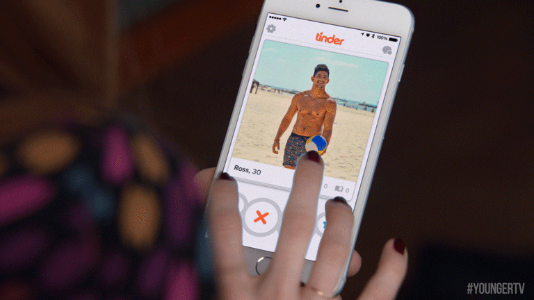 Tέλος πια τα… “παιχνίδια” για το Tinder. Tι συμβαίνει και όλοι αγχώνονται με το διαδικτυακό τόπο γνωριμιών;