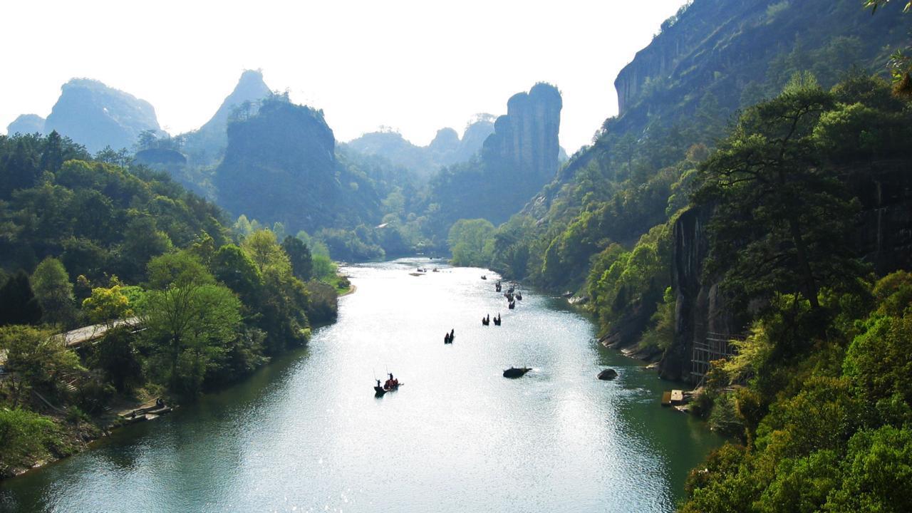 Η Wuyishan είναι μια παραποτάμια πόλη στο Fujian, στη Νότια Κίνα