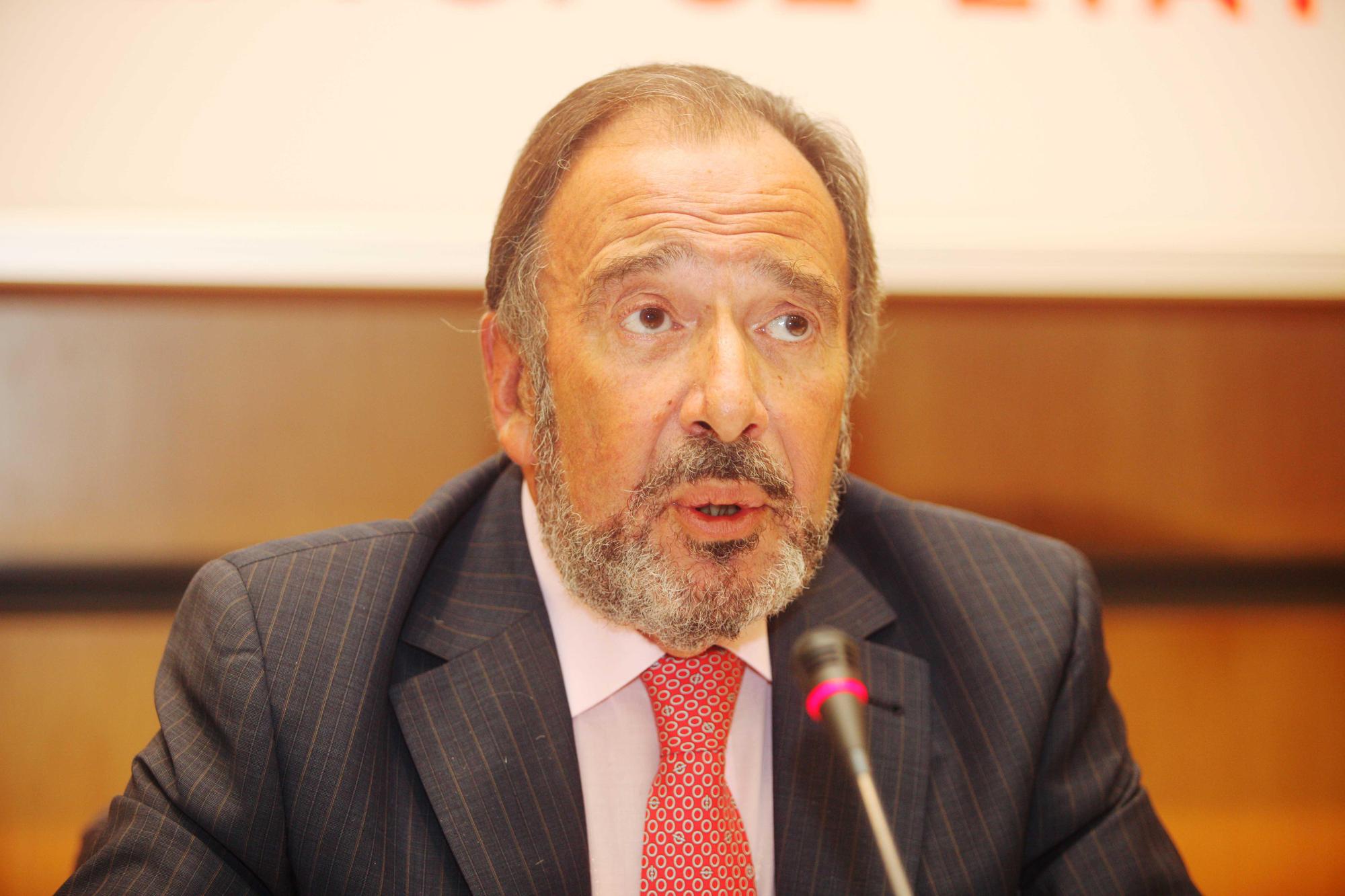 Ανδρέας Μαρτίνης: Ο άνθρωπος-συνώνυμο του Ερυθρού Σταυρού (και των σκανδάλων του)