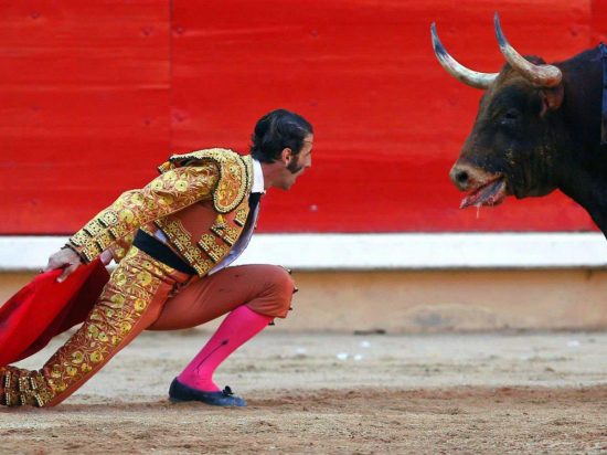 Αφόρητη πίεση θεσμών στους τραπεζίτες: Μειώστε τώρα τα κόκκινα δάνεια