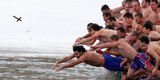 Γιατί οι επενδυτές πουλάνε μετοχές σαν τρελοί