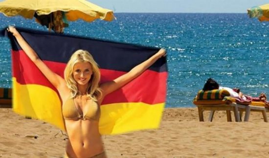 Παρά τους φόρους…παρά το μεταναστευτικό…κάποιος λαός προτιμά την Ελλάδα για τις διακοπές του!