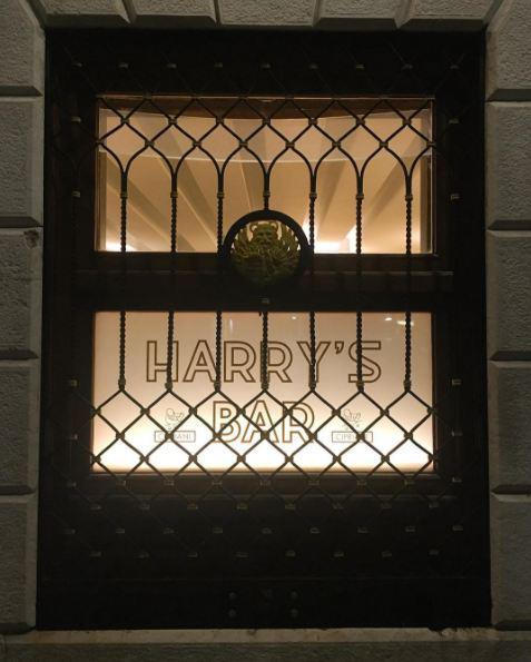 Το ιστορικό Harry's Bar στην πόλη των Δόγηδων, το μέρος όπου άνθισε ο έρωτας Γιάννη Κούστα και Δήμητρας Μέρμηγκα