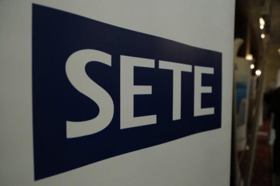 ΣΕΤΕ: Η τουριστική περίοδος κινείται στην “κόψη του ξυραφιού”!