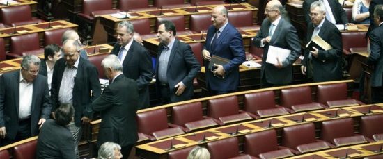 ΝΔ: Γιατί αποχώρησε από τη Βουλή κατά τη συζήτηση για τις offshore