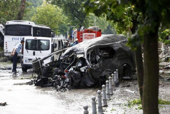 Πανικός στην Κωνσταντινούπολη: Βομβιστική επίθεση με τουλάχιστον 11 νεκρούς (Video)