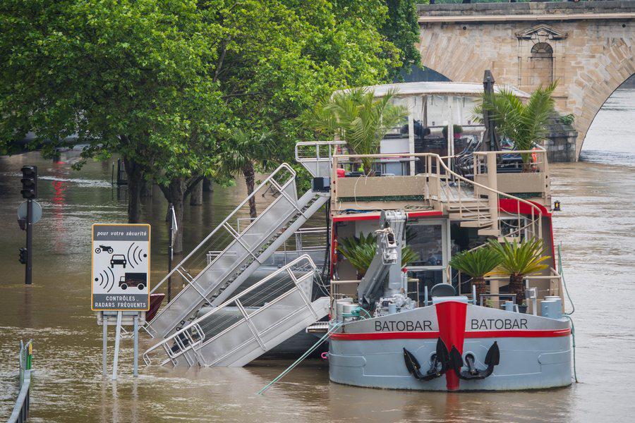 Heavy rain in Paris