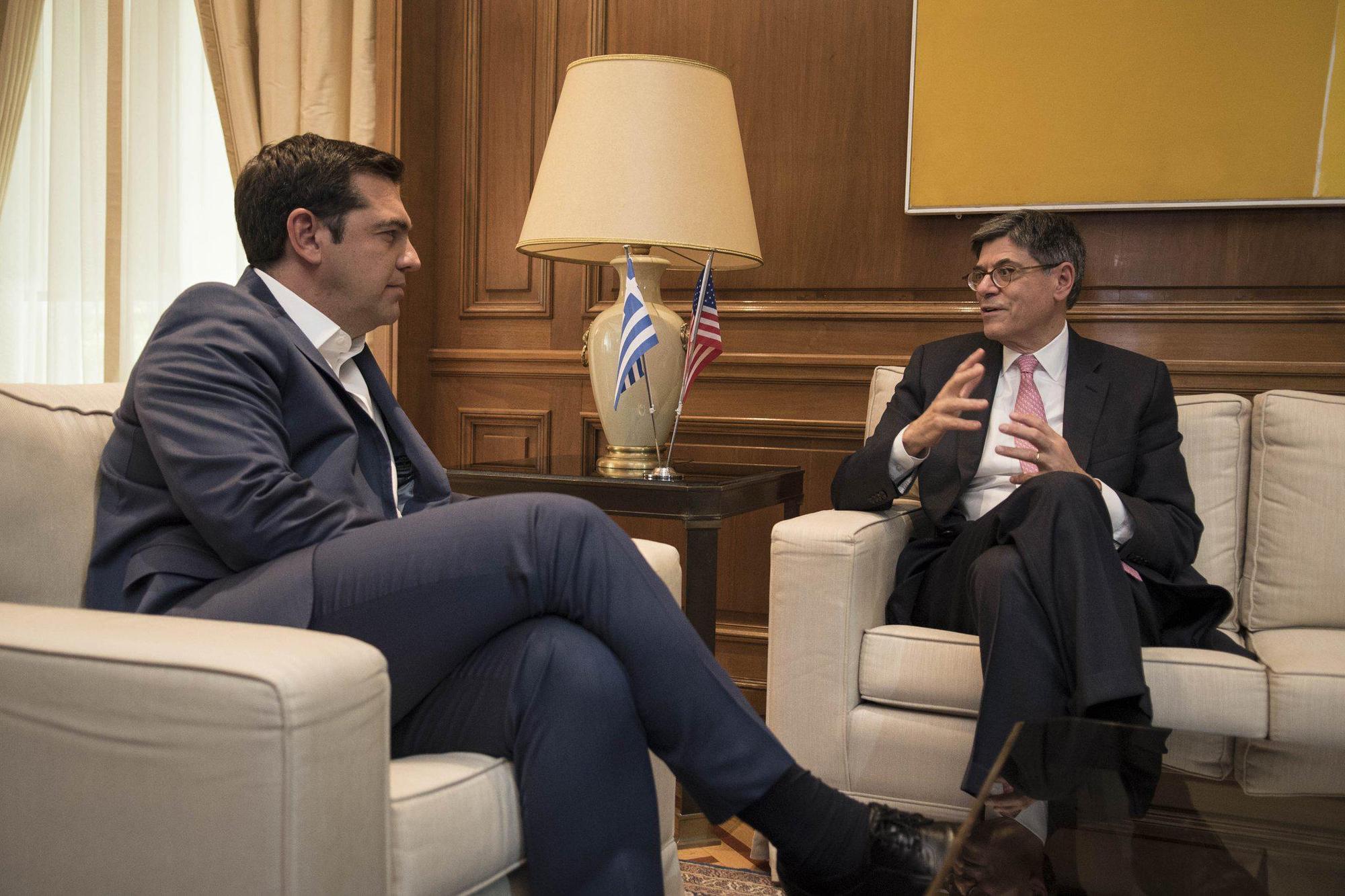 Jack Lew: Αναγκαία η αναδιάρθρωση του ελληνικού χρέους (video)