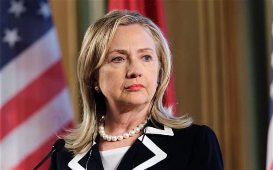 Ποιος έγραψε για την Hillary Clinton : “Life’s a bitch, don’t vote for one”(video)