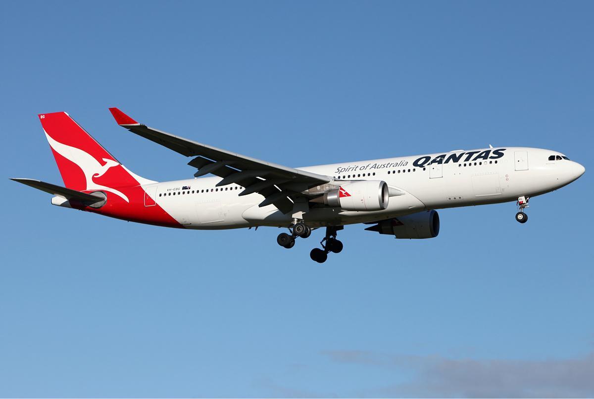 Qantas: Υποχρεωτικός o εμβολιασμός κατά της COVID-19 για όλο το προσωπικό της