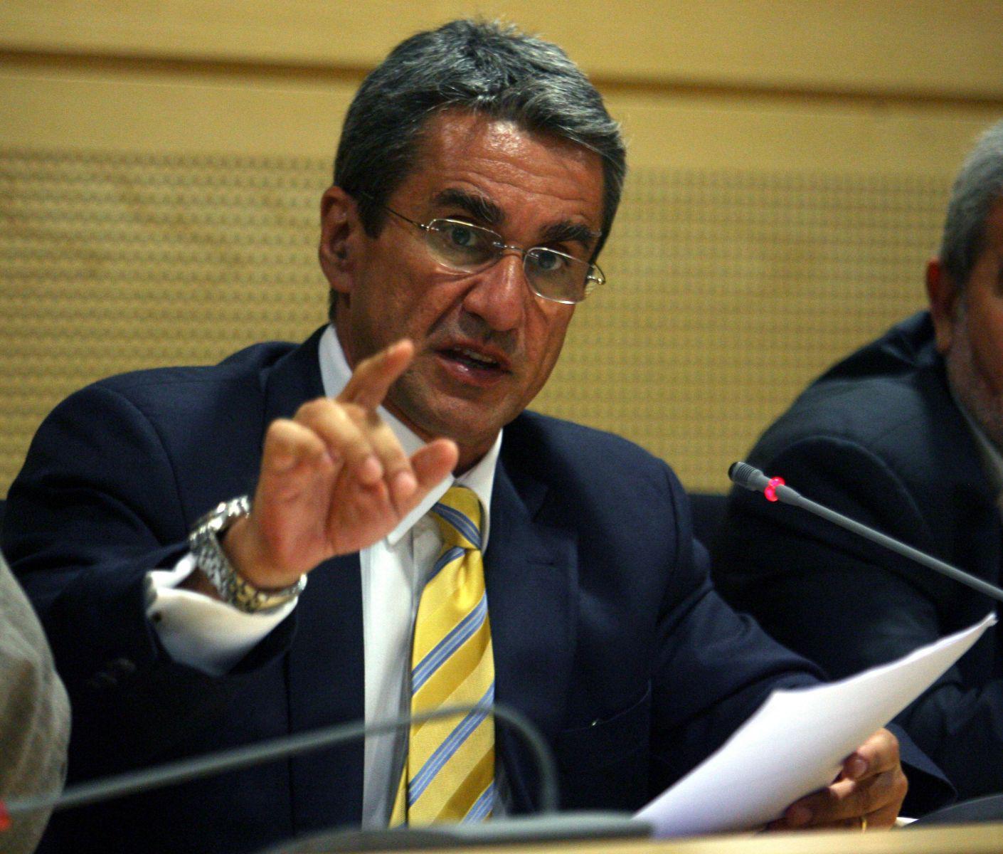 Λοβέρδος: Θρασύδειλος ο Τσαβούσογλου