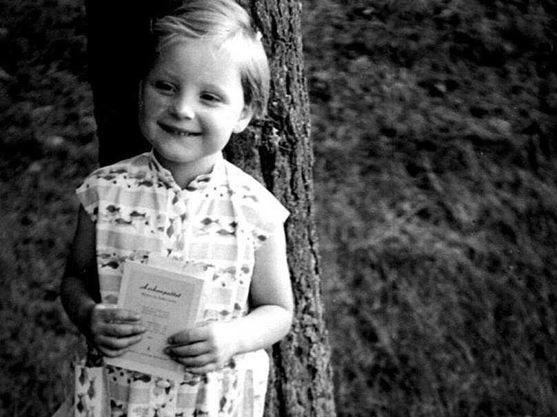 Η Angela Merkel, σε ηλικία 3 ετών, το 1957