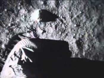 Σαν σήμερα: Ο Neil Armstrong γίνεται ο πρώτος άνθρωπος που πάτησε στο φεγγάρι (video)