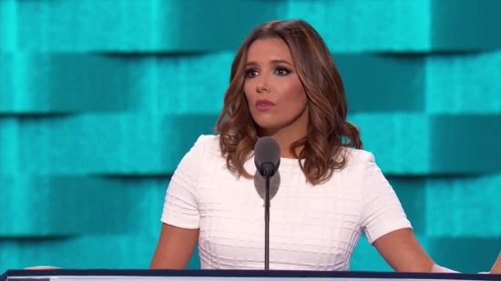 Η Eva Longoria επιτίθεται στον Donald Trump (video)