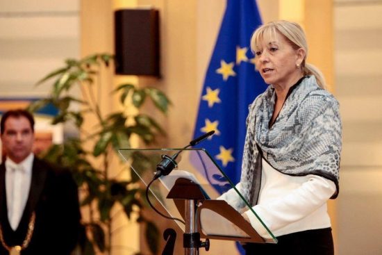Υπόθεση ΕΛΣΤΑΤ: Η Άννυ Ποδηματά κατακεραυνώνει τους “γελοίους υπερπατριώτες που ξεφτιλίζουν τη χώρα”