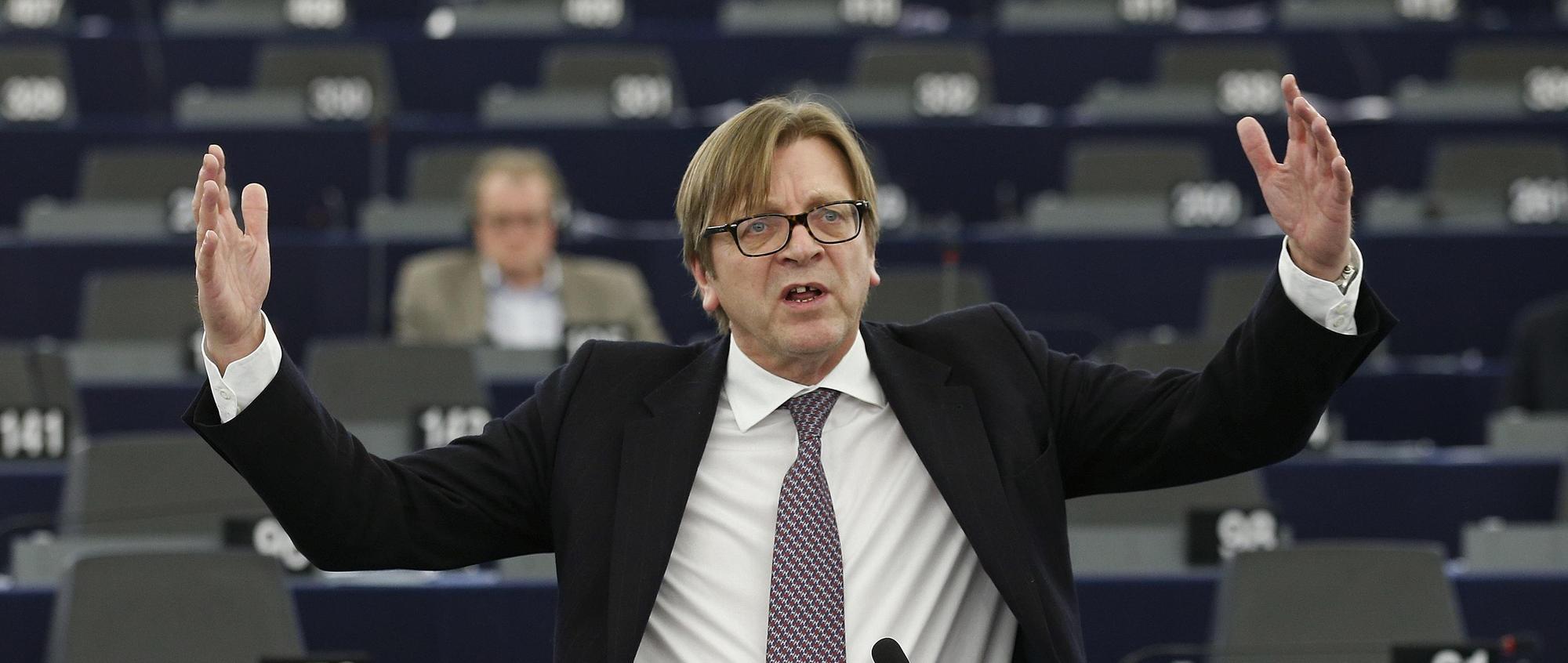 Παρέμβαση Φερχόφσταντ σε Τσίπρα για μη έκδοση των 8 Τούρκων αξιωματικών